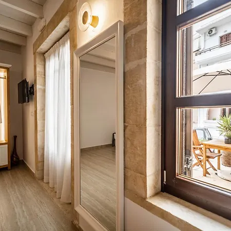 Lithinon Luxury Suites With Free Parking Apartment