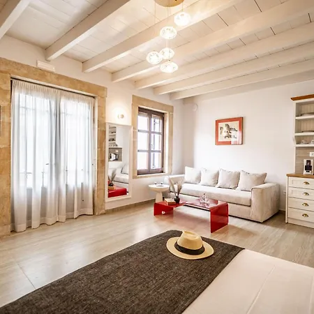 Lithinon Luxury Suites With Free Parking