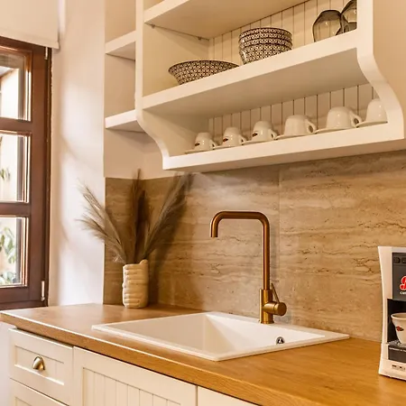 Lithinon Luxury Suites With Free Parking Apartment *