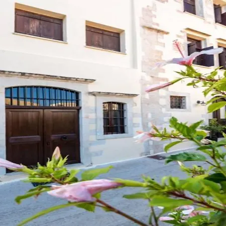 Lithinon Luxury Suites With Free Parking *