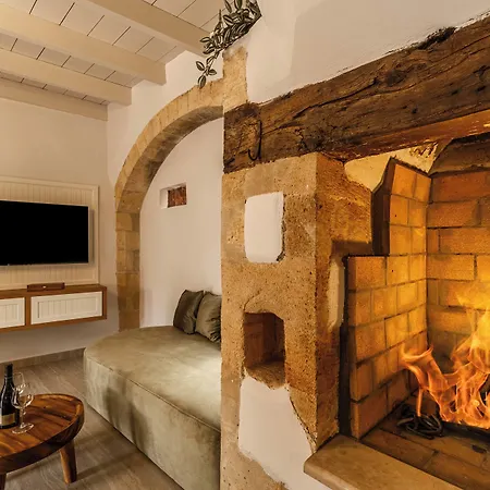 Lithinon Luxury Suites Old Town Chania Free On-Site Parking Apartment
