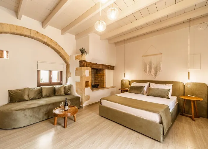 Lithinon Luxury With Free Parking דירה *