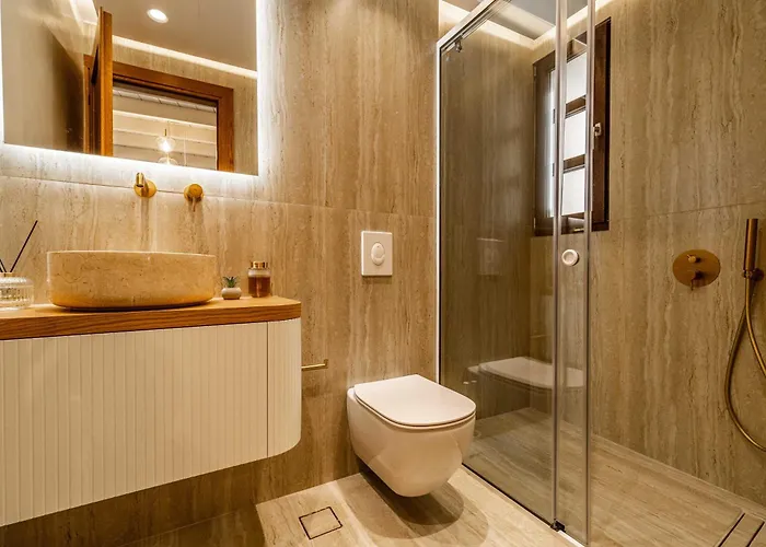 Lithinon Luxury With Free Parking דירה *