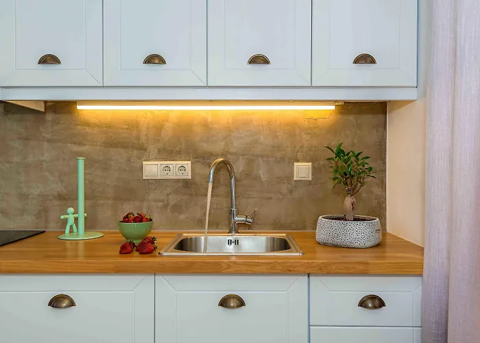 Lithinon Luxury With Free Parking *