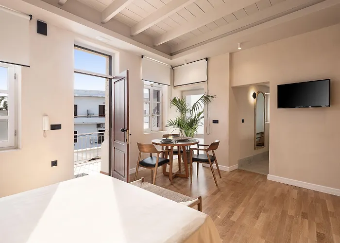 Lithinon Luxury With Free Parking