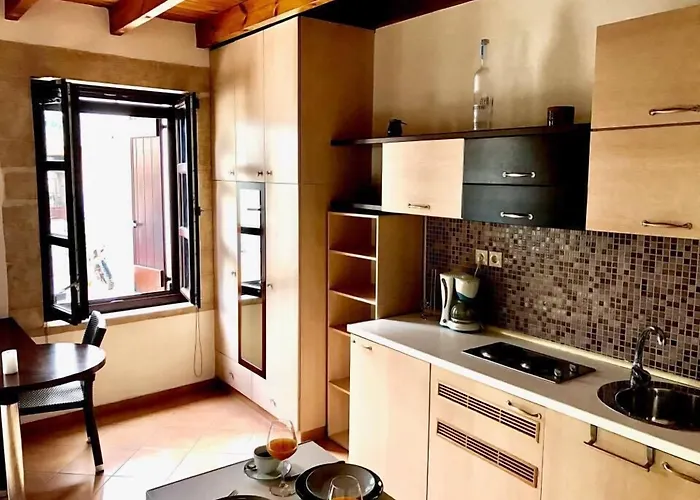 Lithinon Luxury With Free Parking